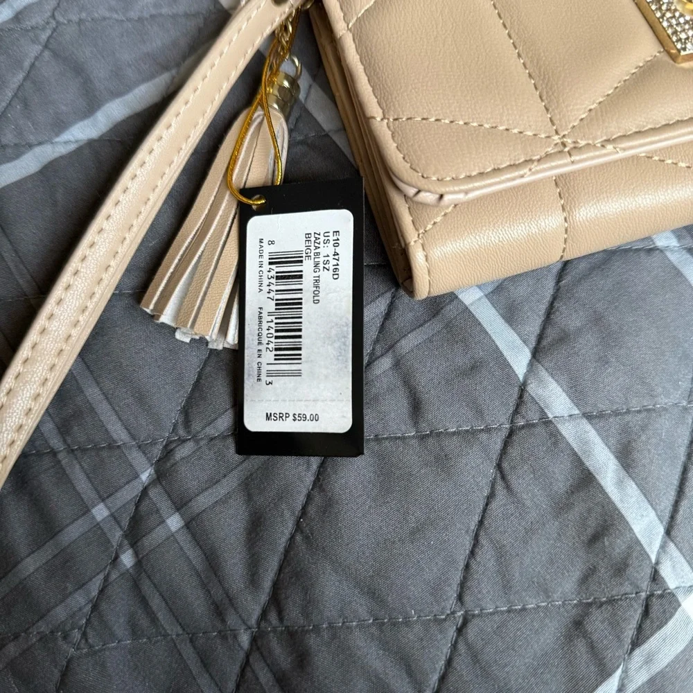 Bebe Zara Bling Trifold Beige Quilted Wristlet with Gold Accents Giftable NWT